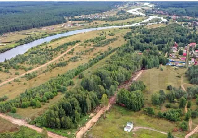Участок 1,06 га первая линия, в районе д. Щекотово