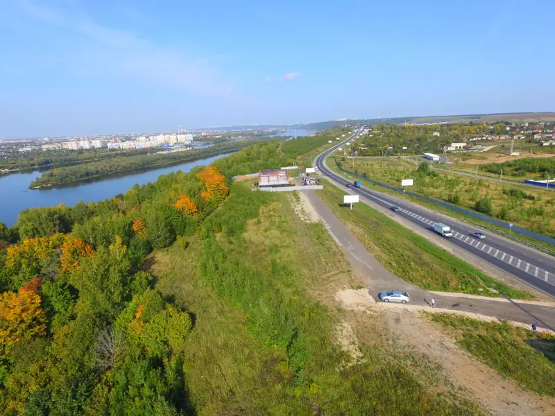 Участок под базу отдыха на высоком берегу р. Ока с выходом на горнолыжный склон "Спортивной деревни", город Нижний Новгород, Нижегородская область — фото 1